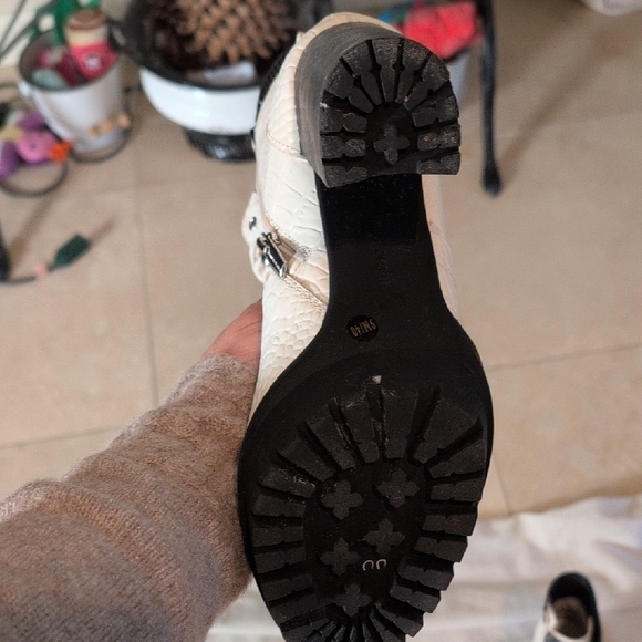 Vince Camuto Cream Lace Up Croc-Embossed Platform Boots - Picture 3 of 4